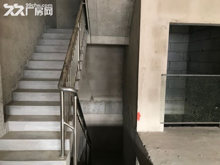 华中模具城300平米厂房仓库低价出租-图6